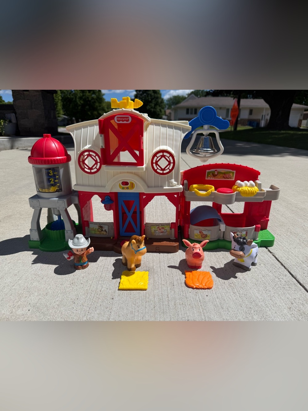 Fisher-Price Little People Caring for Animals Farm Play Set with Figurines - Picture 5 of 11